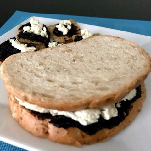 Prune_Cheese_Sandwich_Crackers