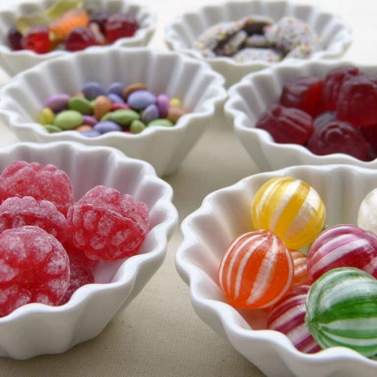 Mindless_eating_candy